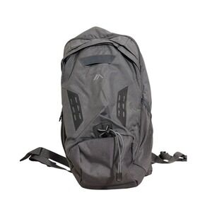 Quest 2L Hydration Backpack Gray Hiking Trail Pack Water Bladder New W/O Tags